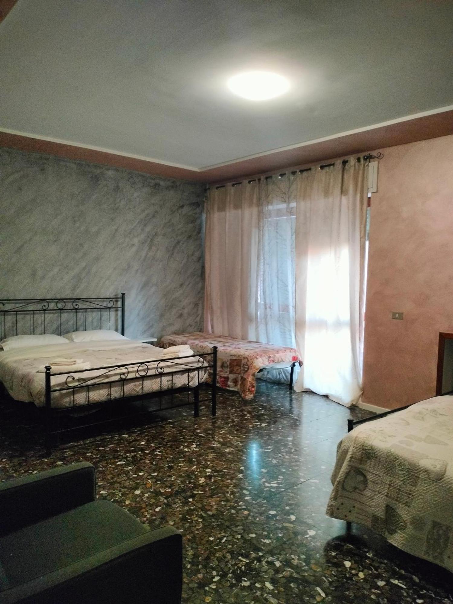 Affittacamere Airport Orio Bergamo Орио-аль-Серио Экстерьер фото